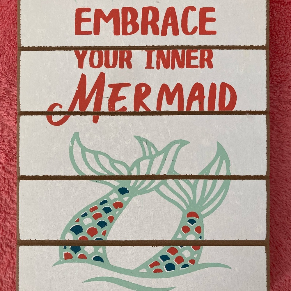 Mermaid Table Sign Decor with Red and Green Accents NWT